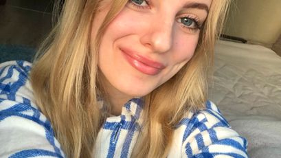 SkyPrivate live sex chat with ElizabethForYou