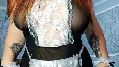 Model - Sonya Rosalian redhead