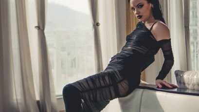 Model - Mistress Lily Maria oil