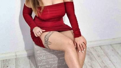 SkyPrivate live sex chat with EmmaValos