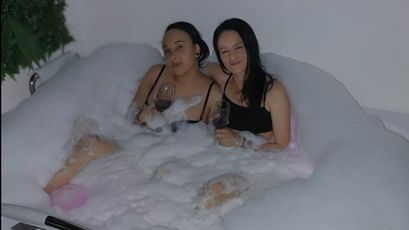 GIRLS_KINKY