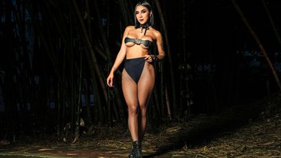 Anette Lawrence live cam model at SkyPrivate