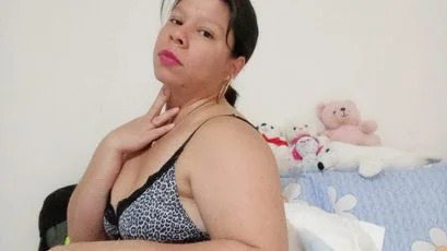 Skype live sex chat with Artemisa89