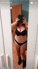 nikki_holland