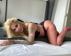 chloe_savage
