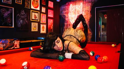 nina_bond