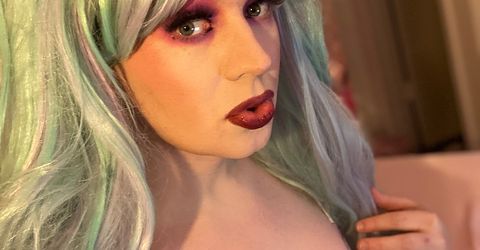 Profile picture - Adelina Foxx