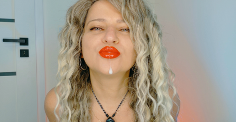 Profile picture - Amina