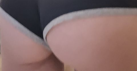 Profile picture - Michelle the MILF