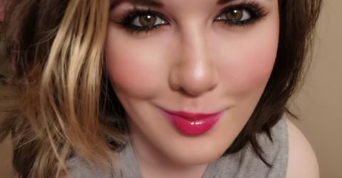 Profile picture - Flora Baylee