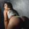 Profile picture - Julie Roussel