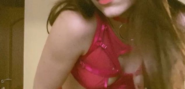 Model - monikacutie sexy