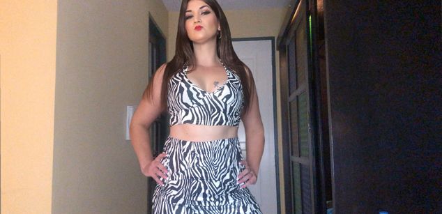 Model - Queen Isla humiliation