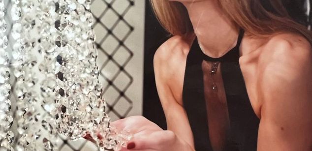 Model - ZarinaSwifft latex