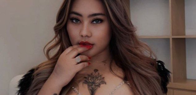 Model - Asian Anal Queen dildo