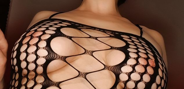 Model - AnnaLu strapon