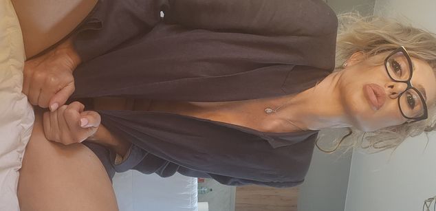 Model - Joyce Silver tall