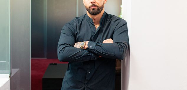 Model - CarlosLeonX sexybody