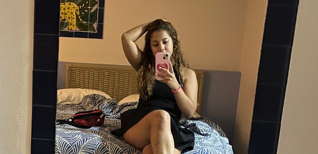 Model - Mia Summer worship