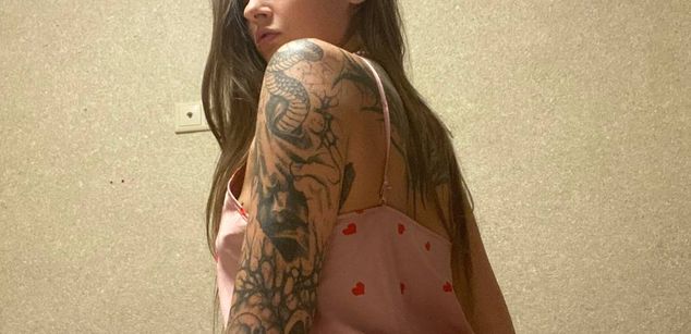 Model - NaomiLisss slim