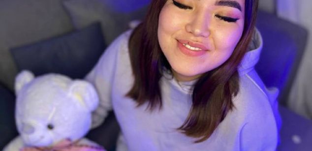 Model - Amanda bigboobs