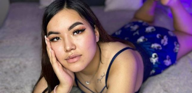 Model - Amanda bigboobs