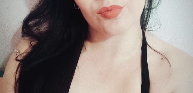 Model - Dengerous Chloe brunette