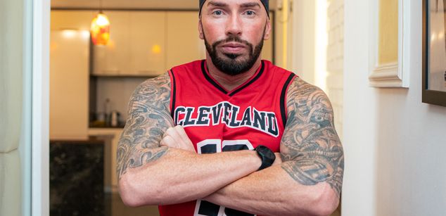 Model - arongrant Hot