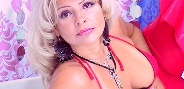 Model - DeluxeMilf 7