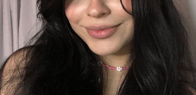 Model - Mia Saenz squirt