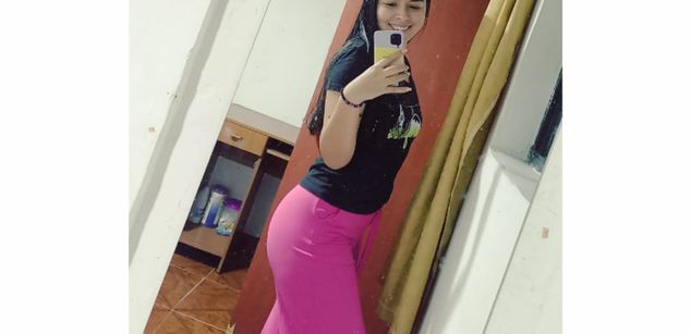 Model - Iris Moira feet