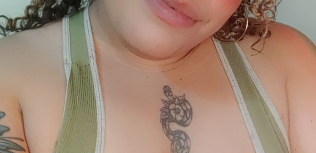 Model - Sara dirty latina