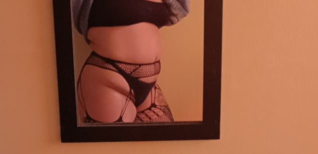 Model - Sara dirty latina