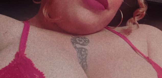 Model - Sara dirty latina