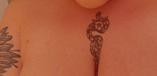 Model - Sara dirty latina