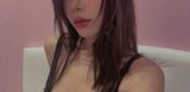 Model - EmiliaGuess findom