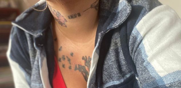 Model - Violeta Rae friend