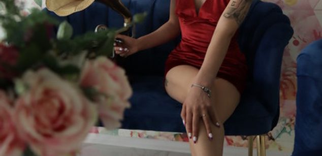 Model - JuicyLinda bigass