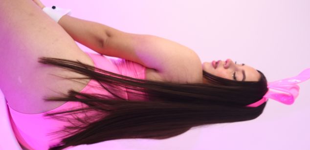 Model - VERONICA squirt