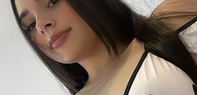 Model - VERONICA squirt