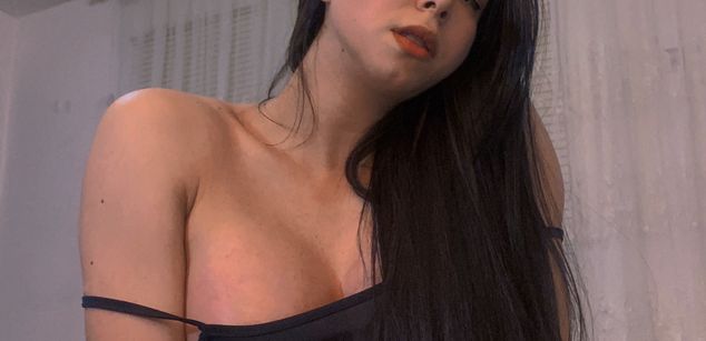 Model - Ally Fernandez bigtits