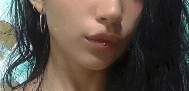 Model - Akina Shikashi dildos