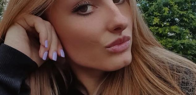 Model - SaraWise fetish