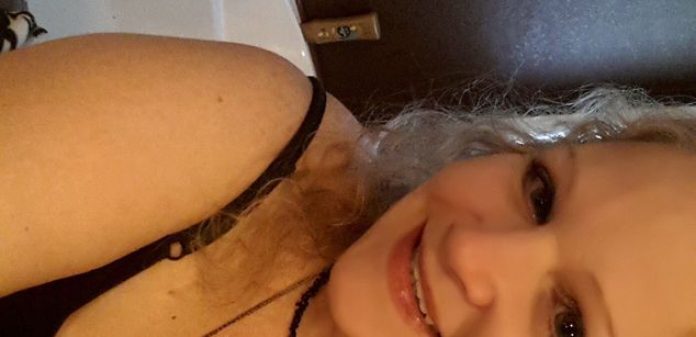 Model - MILF Shelly xxx