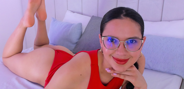 Model - Alaska Blue feet