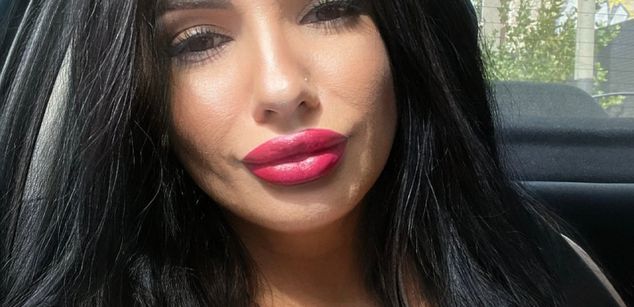 Model - AvahDeluxxe femdom