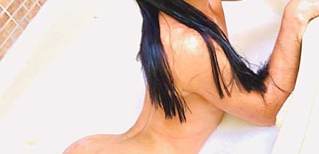 Model - VALEN_HORNY lluviadorada