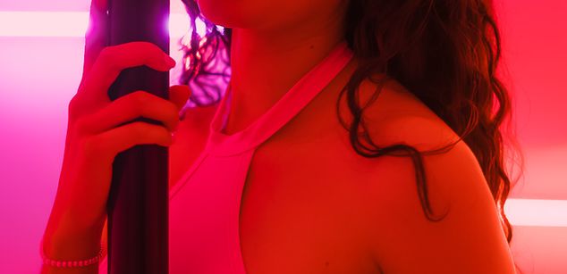 Model - Alaska Blue feet