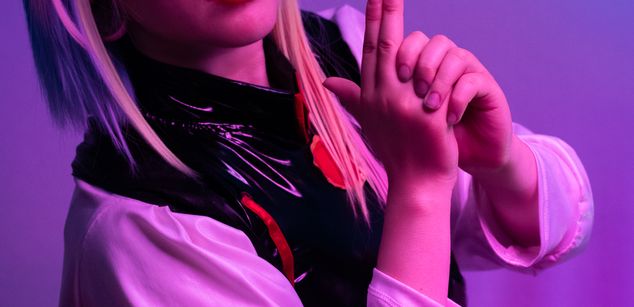 Model - ANNIE SNOW cosplay