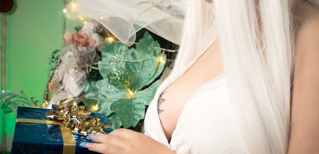 Model - ANNIE SNOW cosplay